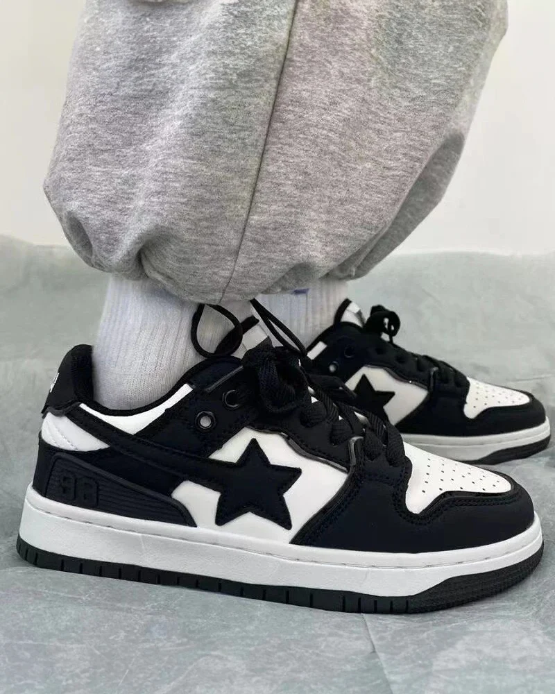 ブラックスタースニーカーズ - Y2K WEAR