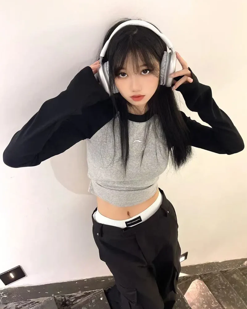 ヴィンテージロングスリーブクロップトップ - Y2K WEAR