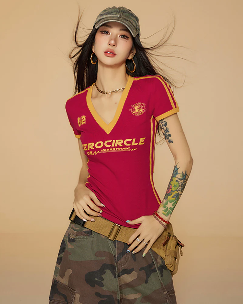 Vネックティーシャツ レディース - Y2K WEAR